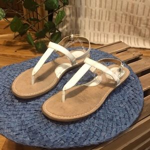 BORN sandals white thong  sandals size 8